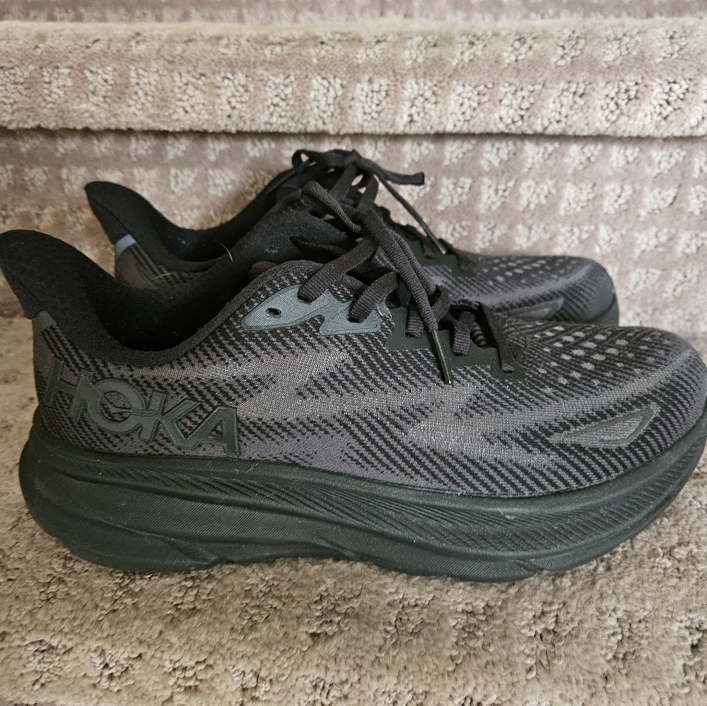 Hoka Clifton 9